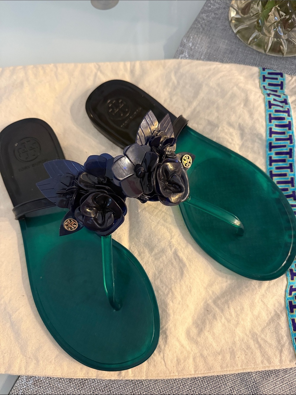 Tory Burch Dark Green Jelly Floral Thong Sandals with Navy Accents - Picture 5 of 6